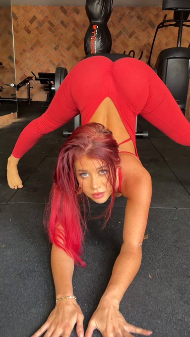 Who’s brave enough to do it with me? ??‍♀️ https://t.co/Xo6wPpkm80