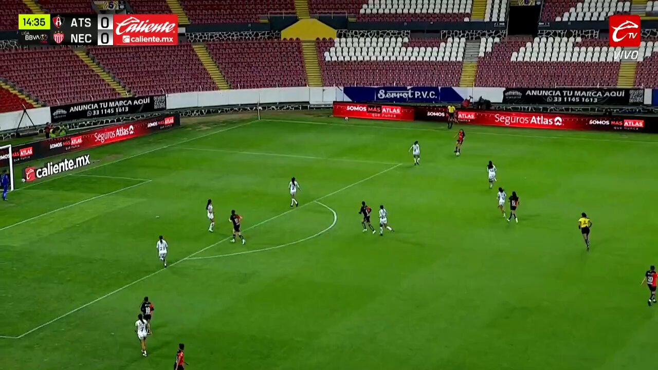 🔥𝐌𝐀𝐄𝐄𝐄𝐄𝐄 goleadora. 🇨🇷 María Paula Salas abre el marcador en el Jalisco. 🆙#SomosDesafiantes⚡️