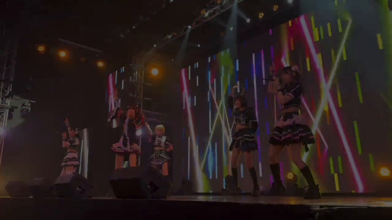 華嵜ふな【メタモル!!!】 (@fnfn_0413) / X