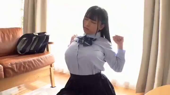 自宅に預けられた隠れヤリマン巨乳姪っ子J系のおっぱいに勃起したらデカチンがバレてパイズリフェラで精子が出なくなるまで遊ばれ続けた挟射生活。 花柳杏奈