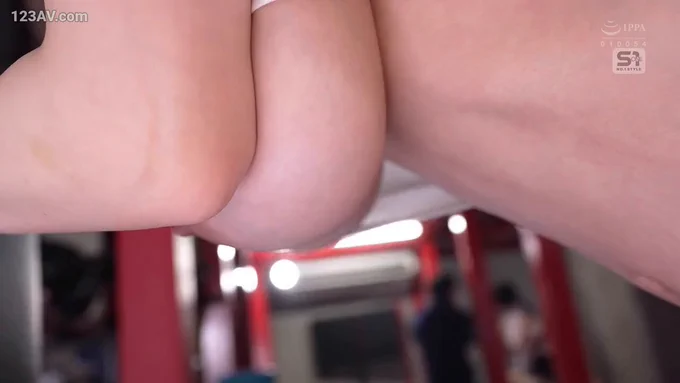 凪ひかる あなたのパートナーが目の前にいる時を狙う ささやき淫語・パイズリ・背徳感で絶対NTR（寝取る）誘惑美女