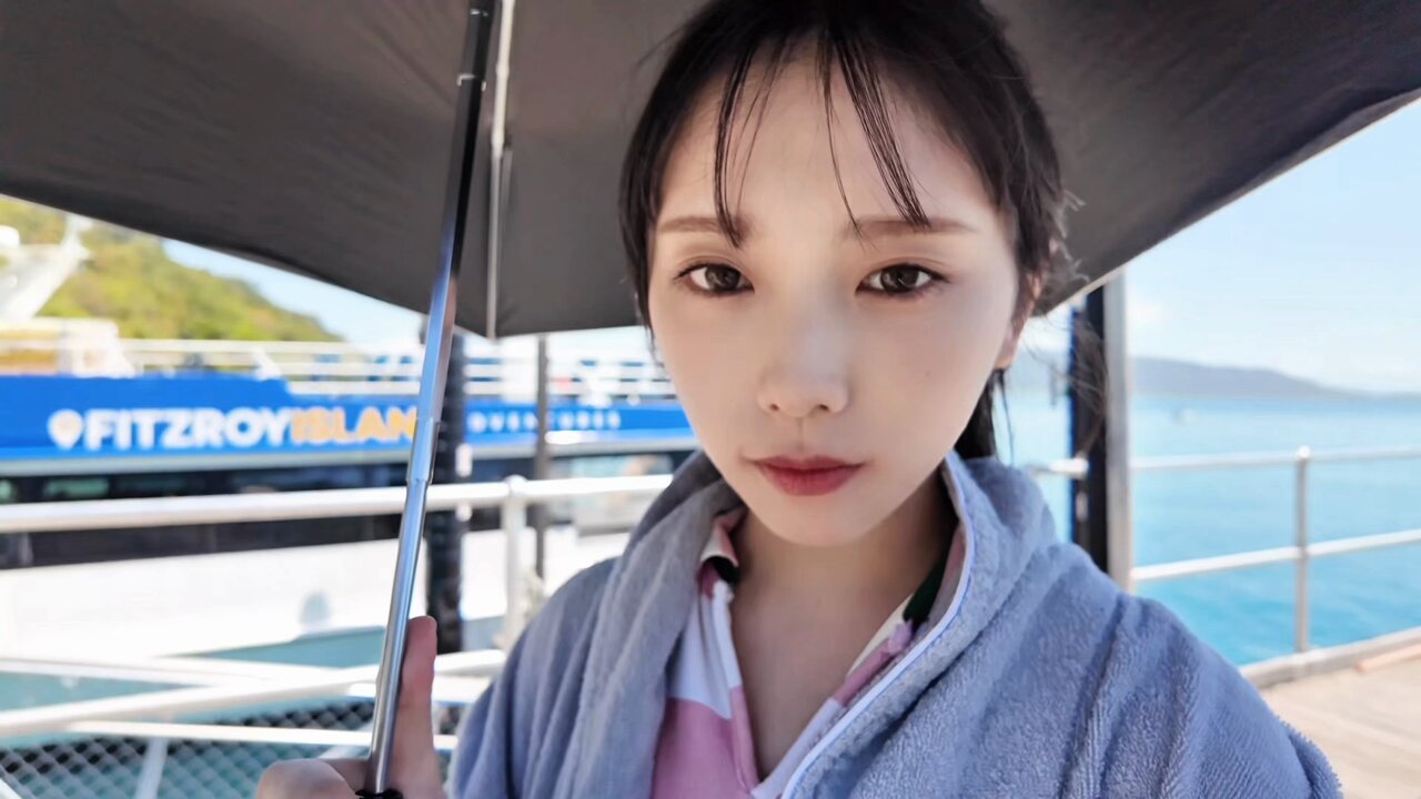 乃木坂46与田祐希3rd写真集『ヨーダ』発売中【公式