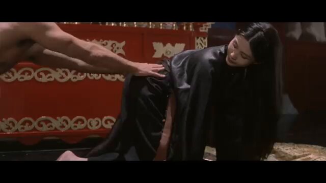 「短视频」Miya米娅爱看老电影 老电影女星 邱淑贞 性感女神 古装激情戏
裤子被脱下来露出了白嫩的屁屁 身材太顶了