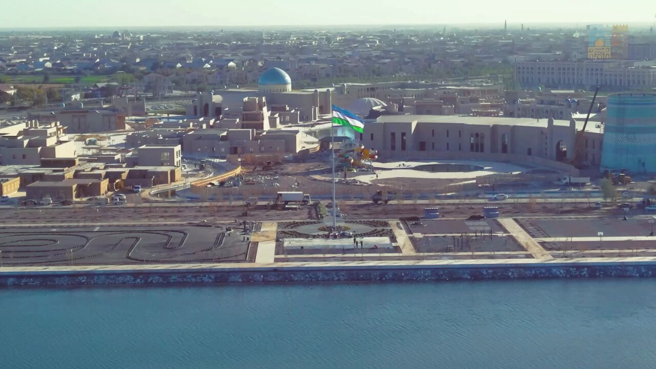 ウズベキスタン独立10周年　記念　O’ZBEKISTON 10 TOSHKENT ウズベキスタン国立歴史博物館 - Wikipedia