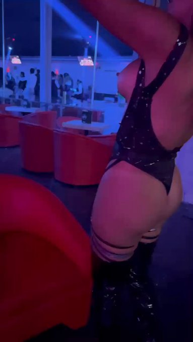 Show time xxx https://t.co/BnRHG5C1sB
