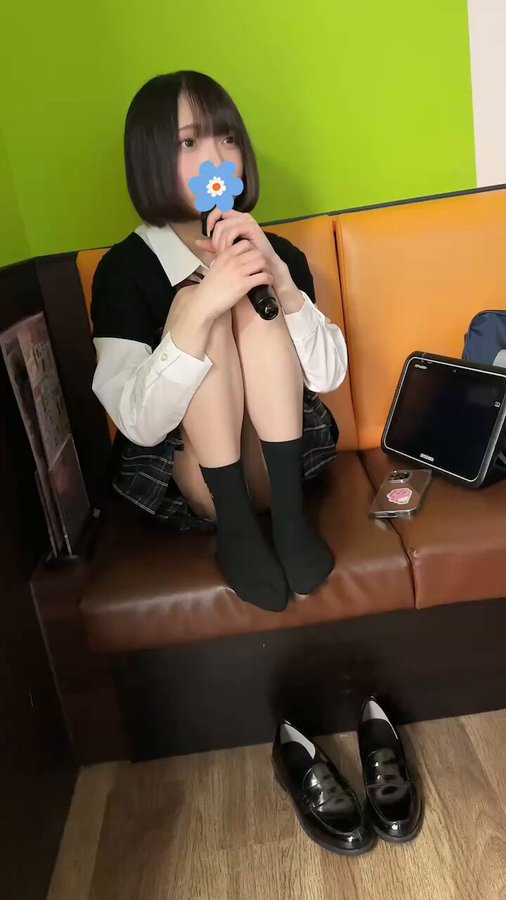 のんちゃのパンチラ（@AtE0fa）｜今日、全裸お〇にーを19時から公開する18歳です、