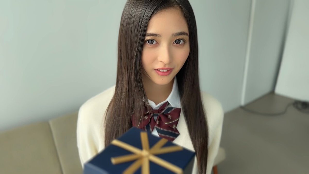 大特価 D2x3VgoQO-hVTR5v.jpg アイドル