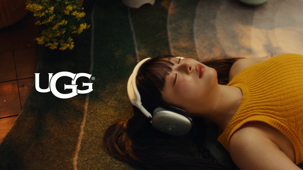 セール/完売前に【UGG】Niko UGGfluff クルーネック セール/完売前に【UGG】Niko UGGfluff クルーネック