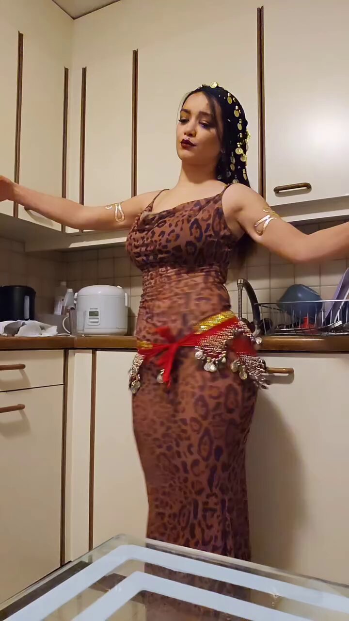 سكسي سوسو عاريا 