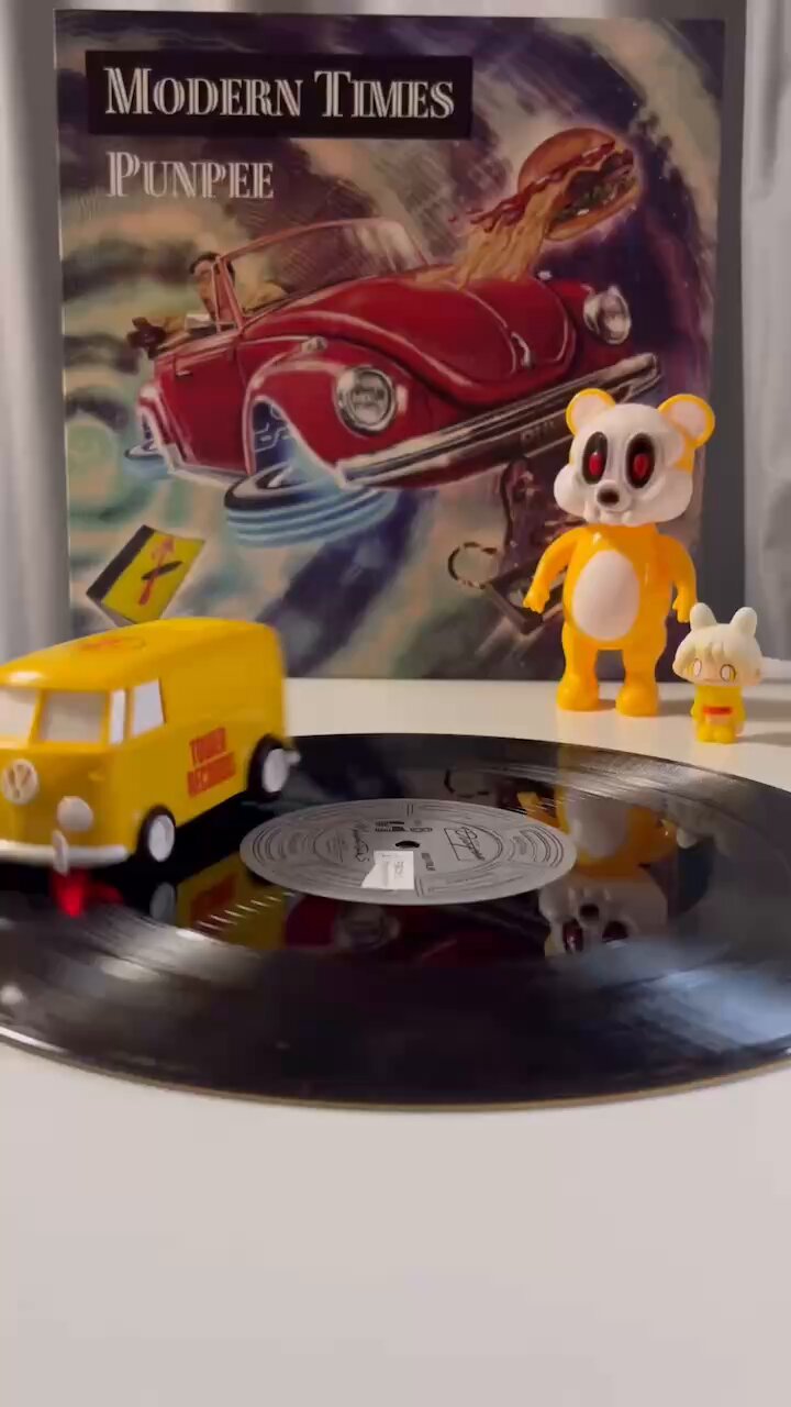 レコードランナー　赤 RECORD RUNNER（ポータブルレコードプレーヤー）本体・全4色