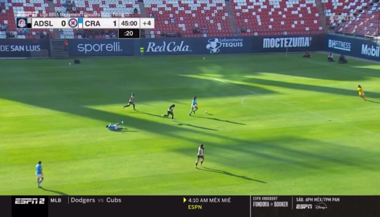 💅🏼 Uno más a la cuenta de AERIAL, así definió frente al arco para poner el segundo de @AzulFemenil. 🤩🔥#SomosDesafiantes⚡️