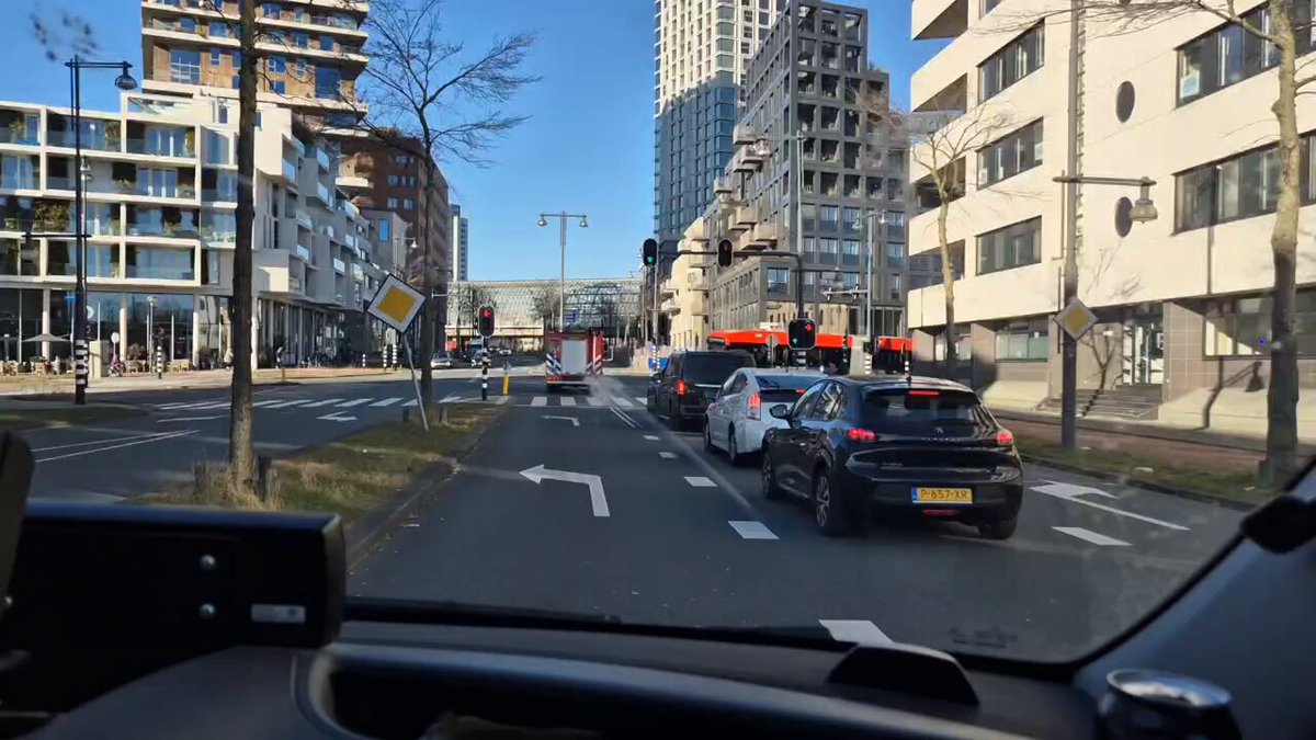 Brand in garage van hotel in de omgeving van Sloterdijk