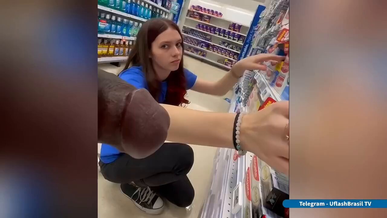 Mall Flash TV on X: Flashing this cutie in the middle of the store as she  works 😈 Check out my b...io for more longer uncut win videos 💦 mallflash  mallflashtv mallflashtvhd 