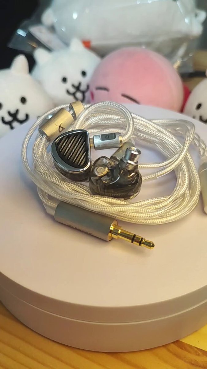 最終価格　美品　TRN JAWS 3DD+4BA＋1Planar 18950円 TRN JAWS