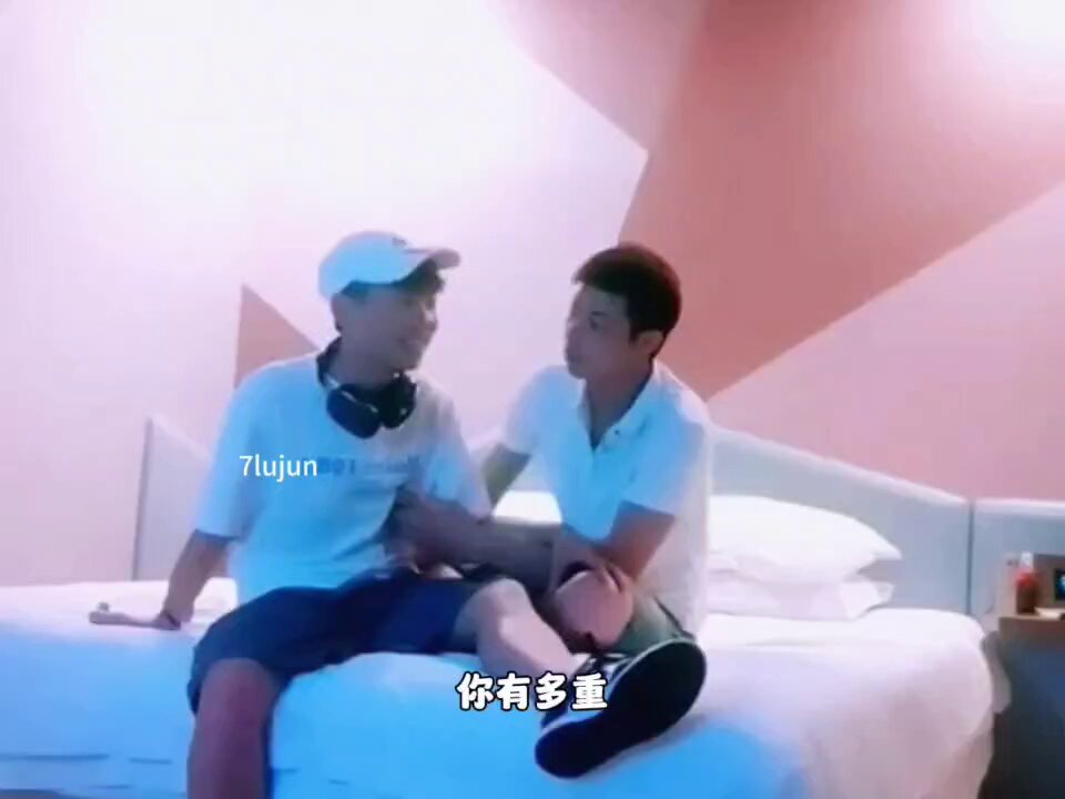 小孩操大人小孩子口交    