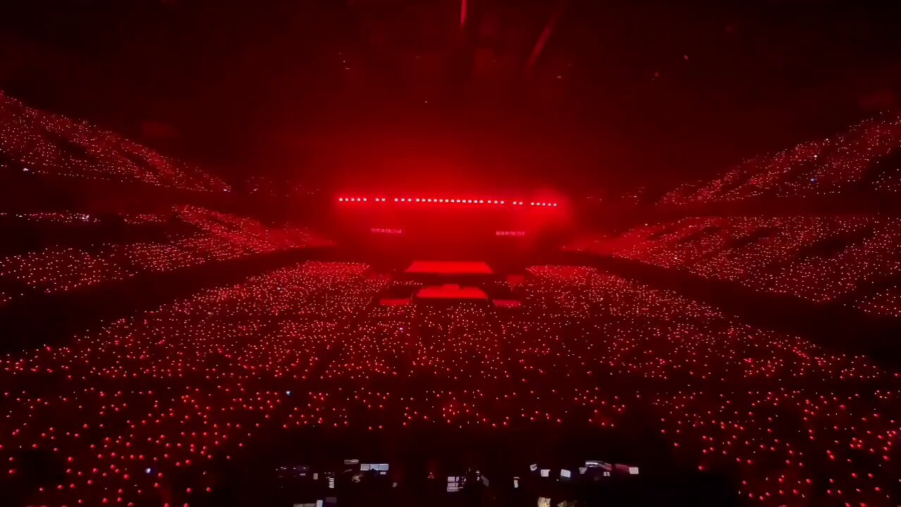 ＢＴＳJHOPE さいたまスーパーアリーナ 演出で舞った蝶々(蝶々１枚のみ) J-hope HOPE ON THE STAGE アゲハ蝶 ソウルコン コンフェ 紙吹雪