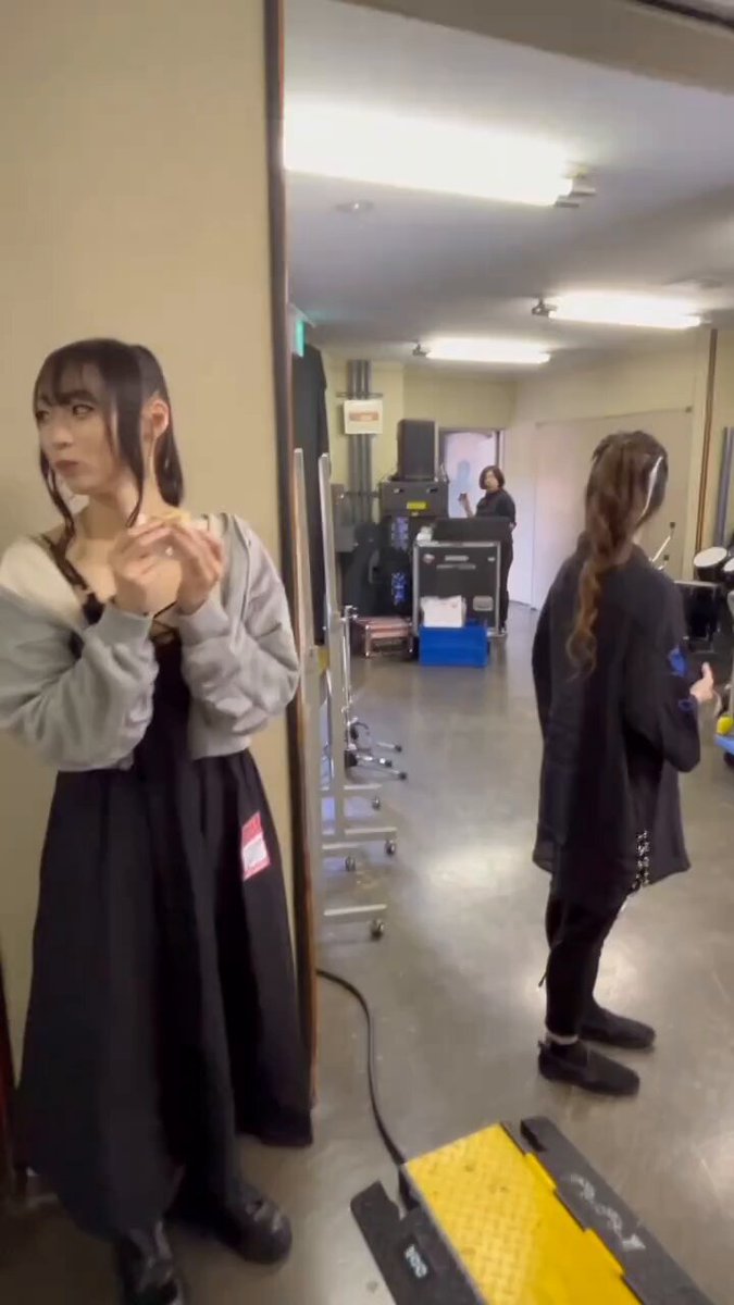 差し入れした最中を味見してる私です。笑
#RiskyMelody
#NAONのYAON