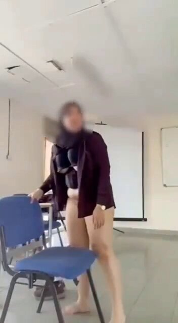 main sama guru di kelas part 2