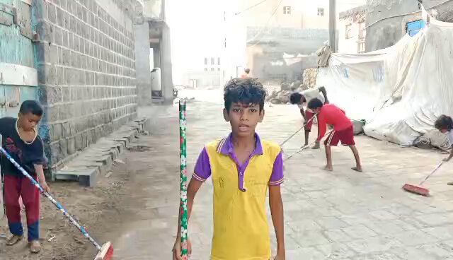تحية لأطفال المخا الذين يساهمون في تحسين مدينتهم