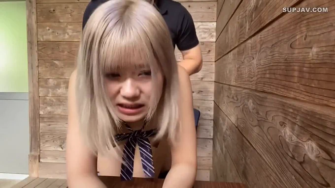 エロ妄想拗らせたJ系は全裸露出がお好き？「誰にも、バレませんように…。」と、セルフ露出を楽しんでいたのに、突然のキモ男乱入に逃げる術もなく…。