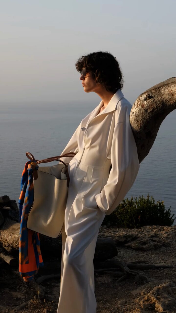 Victoria Beckham バルーンスリーブ ホワイトカットソー Victoria Beckham (@victoriabeckham) / X