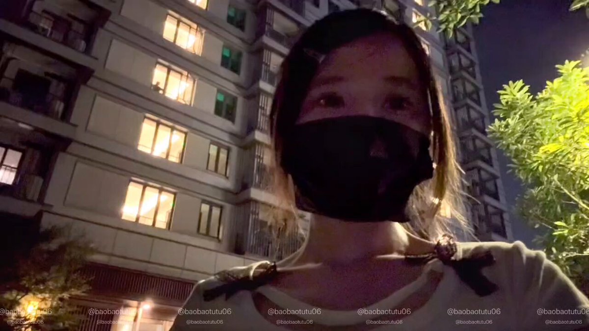 他的身影在她眼里变得陌生