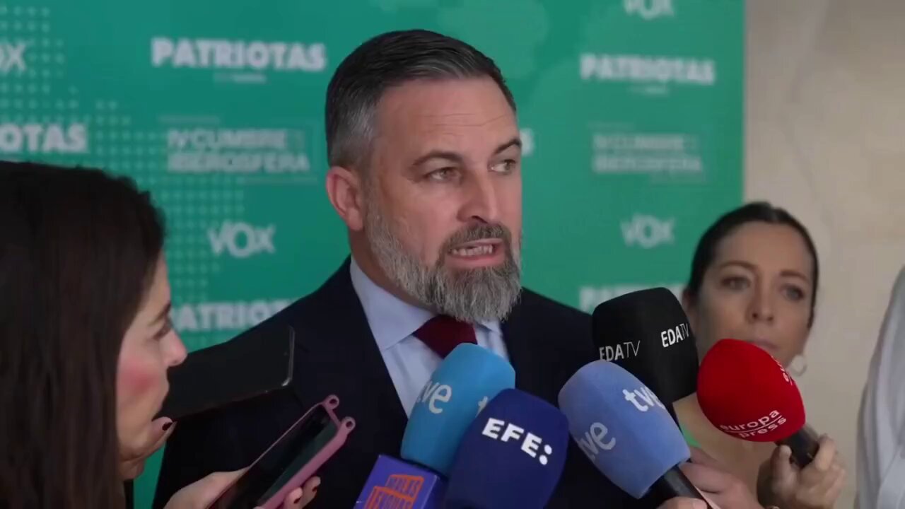 VOX por España 🇪🇸 on X: "🔴 Santiago Abascal RIDICULIZA a la activista  del programa de RTVE 'Malas lenguas' cuando esta le ataca. ¡Acabaremos con  la televisión activista de este Gobierno! 💪🏻🇪🇸