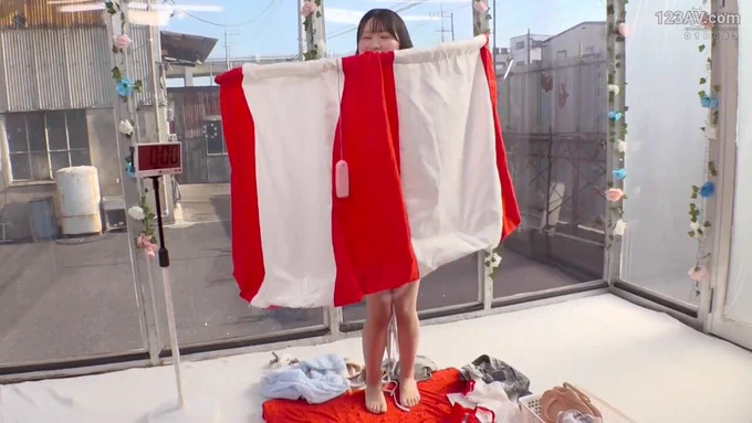 顔出しMM号 素人限定 ザ・マジックミラー 女子大生が青空ビキニ生着替えチャレンジ！3 タイムアップで公開デカチン即ハメ！イってもやめないデカチン追撃ピストンで連続中出し！2