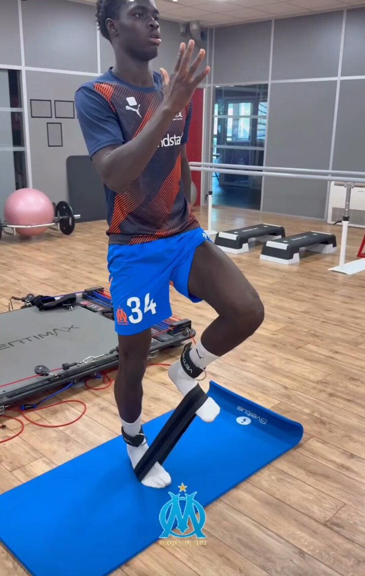 https://pbs.twimg.com/ext_tw_video_thumb/1940156475109724160/pu/img/8N9YbhA1VSzxQGwM.jpg:orig
