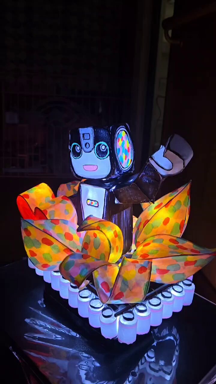 おっくんページです　　　ロボホン RAIONnoIE(ライオンの家): レビュー:「RoBoHoN」デザインの秘密