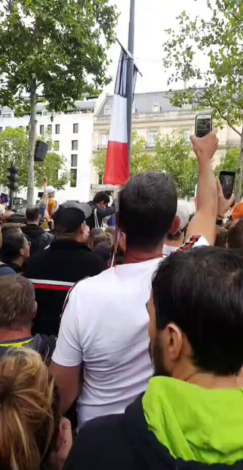 La DÉMISSION ou la DESTITUTION !