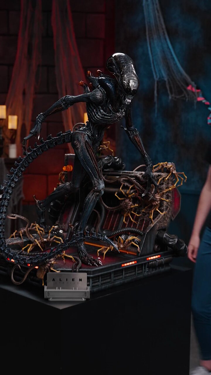 Sideshow Collectibles on X: 