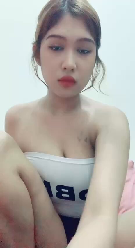 mulus banget memek nya part 1