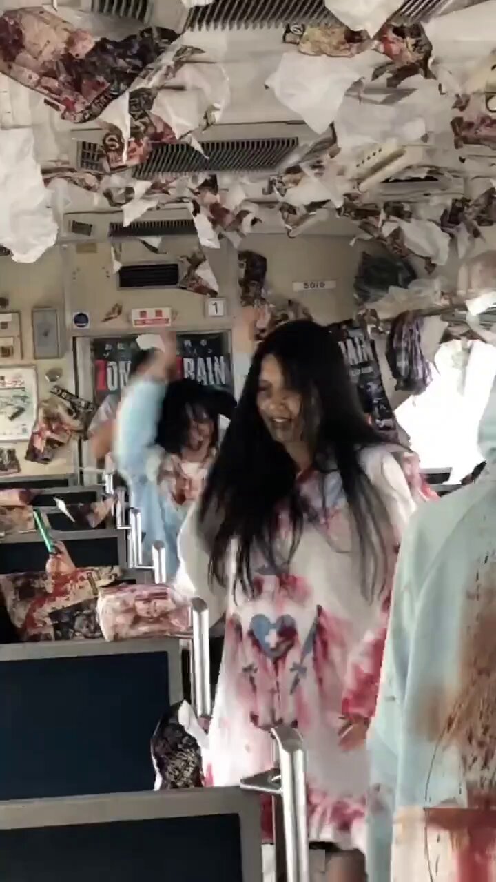 提灯2コ　お化け屋敷　文化祭 株式会社怖がらせ隊@お化け屋敷制作 Japanese haunted house