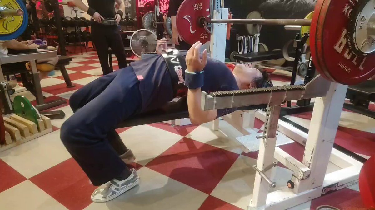ベンチプレス 重り ベンチプレス台もあります バーストのマサ on X: 