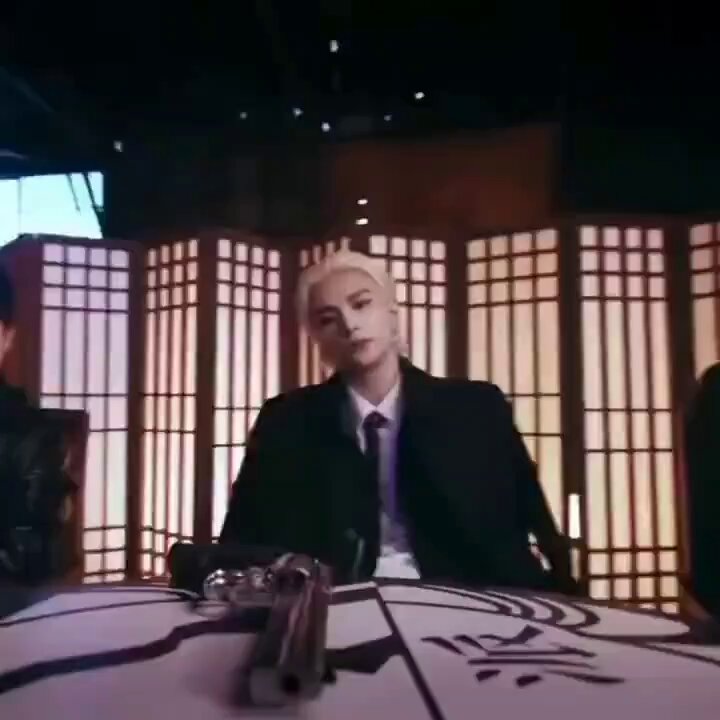 HYUN.E BEE
