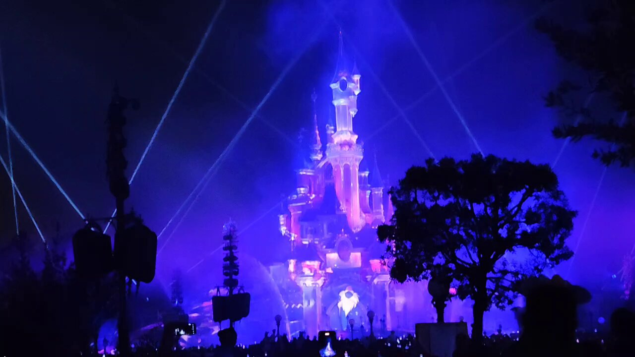 ディズニーランドパリ 置物 ディズニーランドパリ 置物 - メルカリ