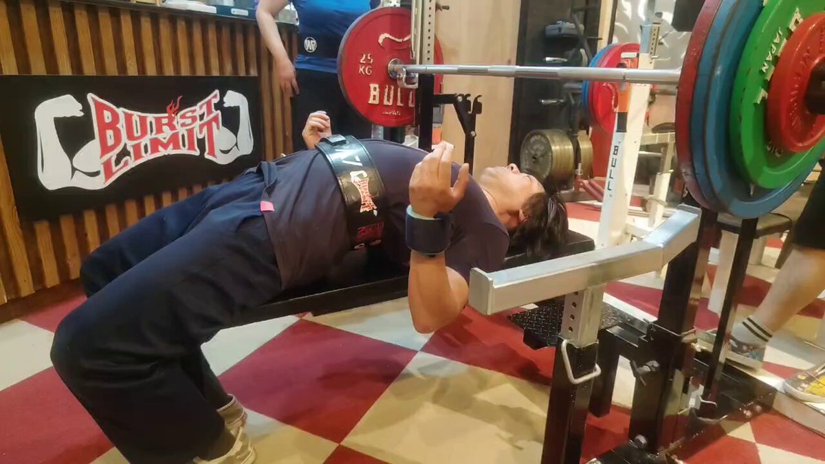 尼崎市付近　引き取り限定　トレーニングベンチ バーベル付き 尼崎市付近 引き取り限定 トレーニングベンチ バーベル付き