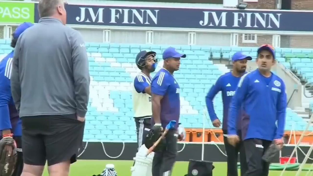 Gautam Gambhir gave it back Picture