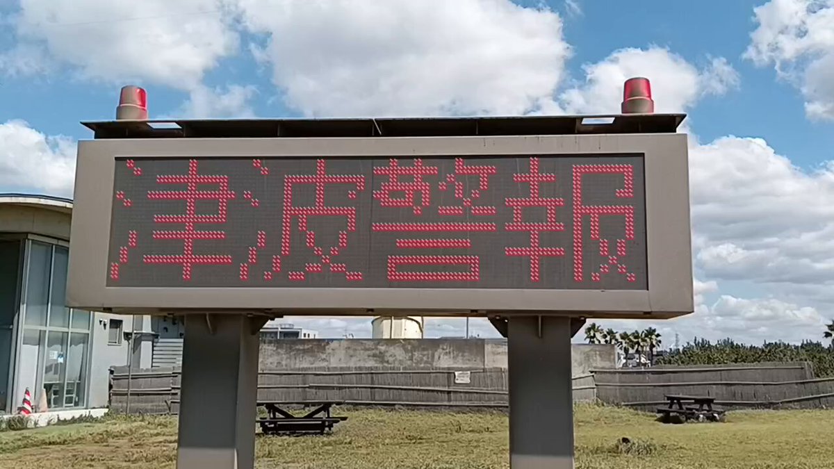 強制本格縁結び。どんなご縁も必ず結びます。トータル成功実績4万人〜 今回は、ウッドチップ製材の現場で活躍する「ZX135US-7」の様子
