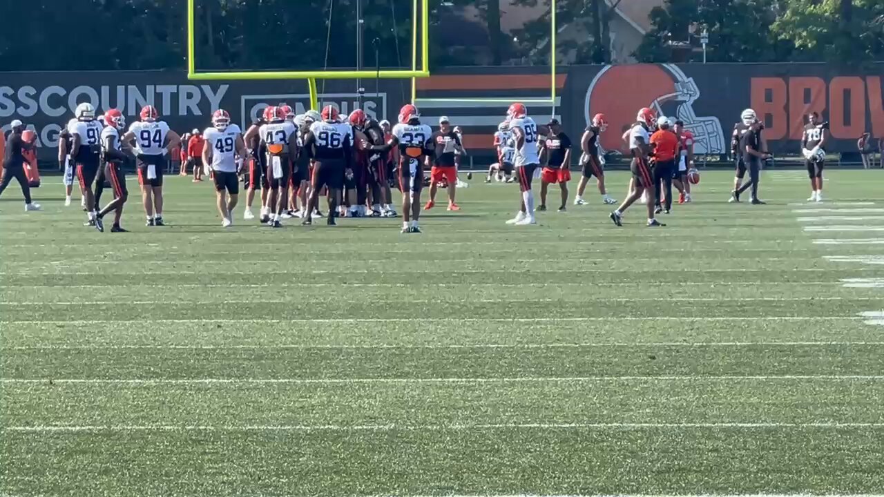 【しょう】Sanders MilitaryApron FrontDerby Shedeur Sanders RC Panini Revolution 2025 Browns Rookie QB