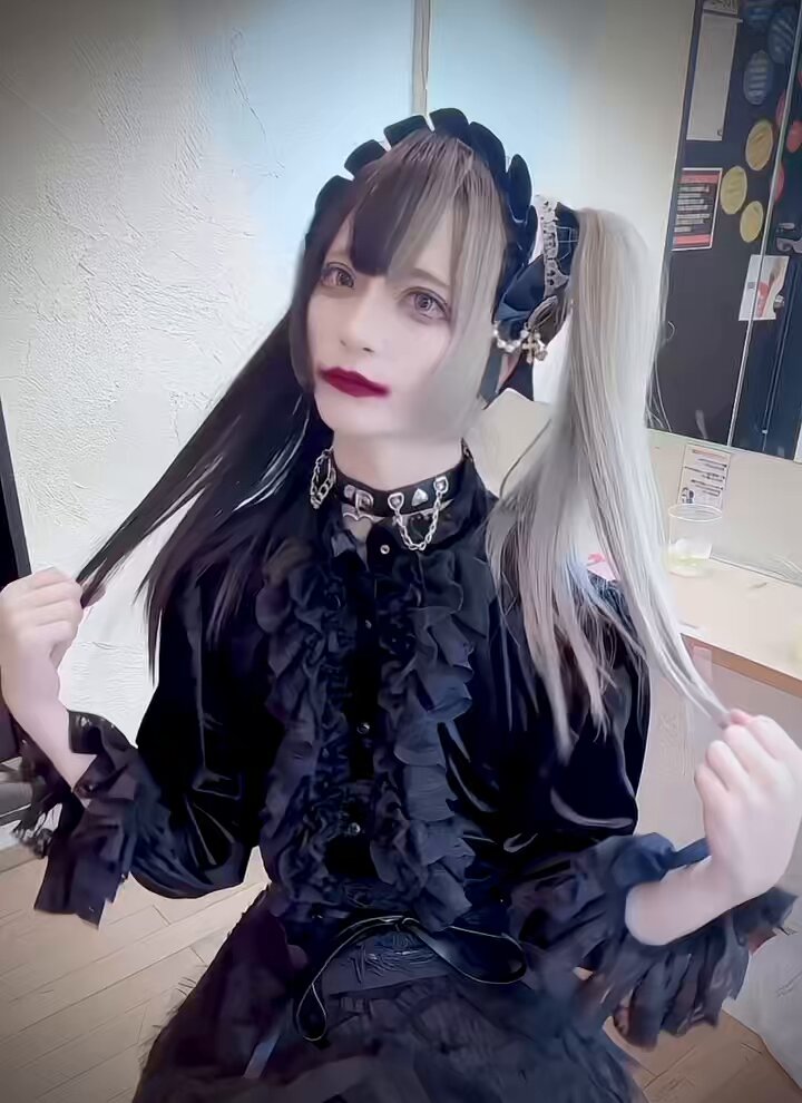ともちんページ 板野友美(ともちん) / カラコン通販トゥインクルモール【公式