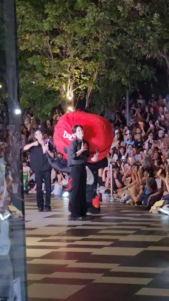 その他 PerthSanta Fancon Domiia อุนย่าอุนยายมากันยังงง มีคนอยากเจอแล้ว วันนี้แวะมาเลี้ยง