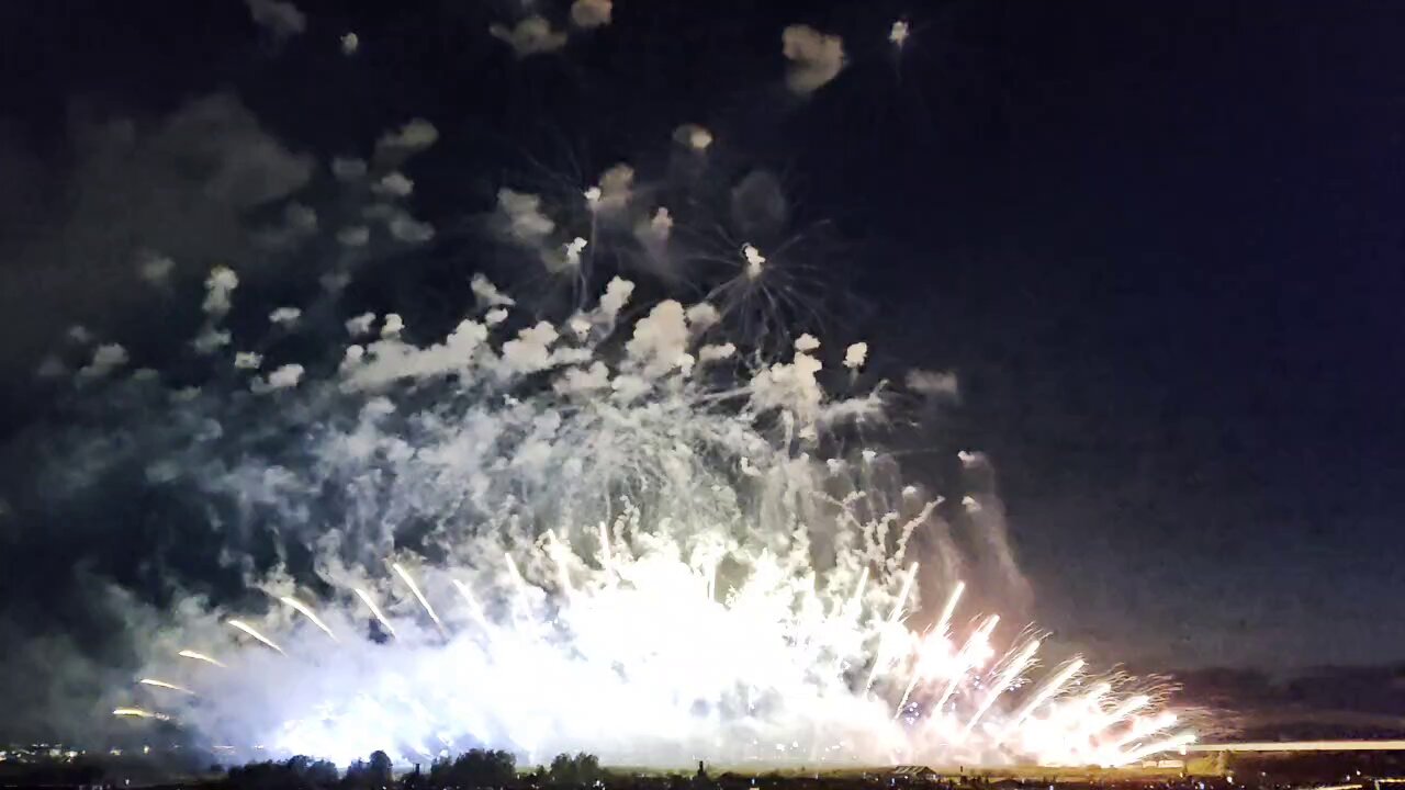 長岡花火 2025 長岡花火 復興祈願花火フェニックス 20周年 4K HDR - YouTube