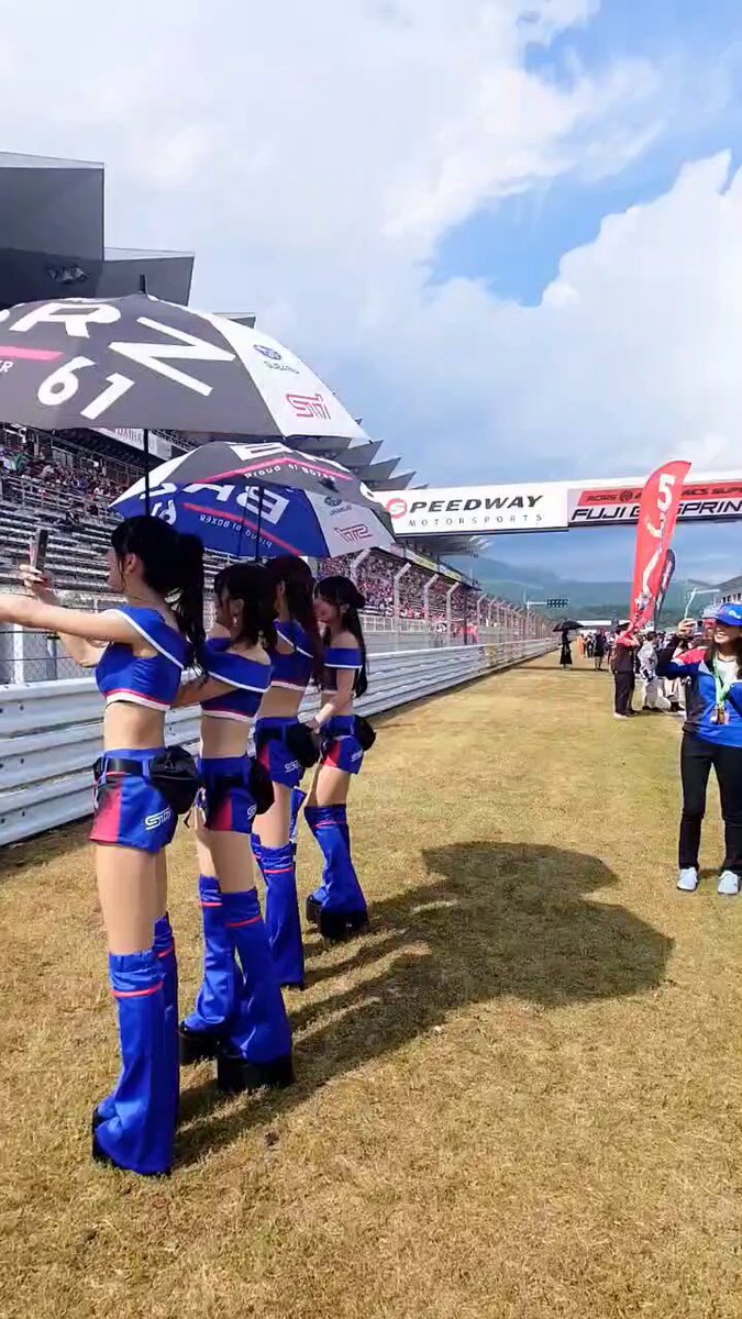 玲桜ページ 予選日はポニーテールに細かい三つ編み混ぜたよう👱🏻‍♀️ 先週