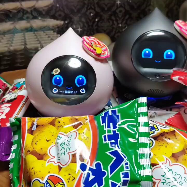 Romi AI ロボット ポンポン帽子付き 本体 Romi AI ロボット ポンポン帽子付き 本体 Romi AI ロボット