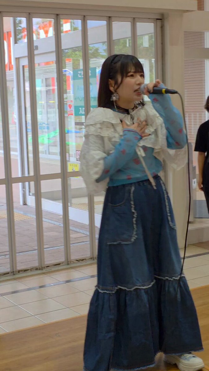 H*D様 フォトカード 青木陽菜 直筆サイン 紙飛行機 オークション