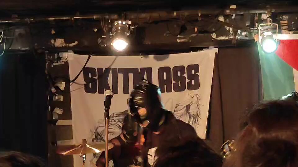 SKITKLASS - Search / X