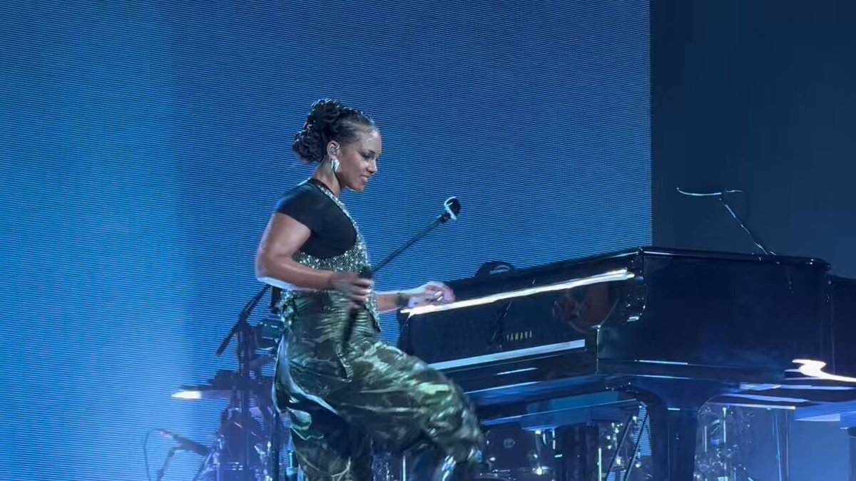 新品 L アリシア・キーズ Alicia keysツアー サマソニ 長袖 アリシア・キーズ（Alicia Keys）を知るための11枚――グラミーに
