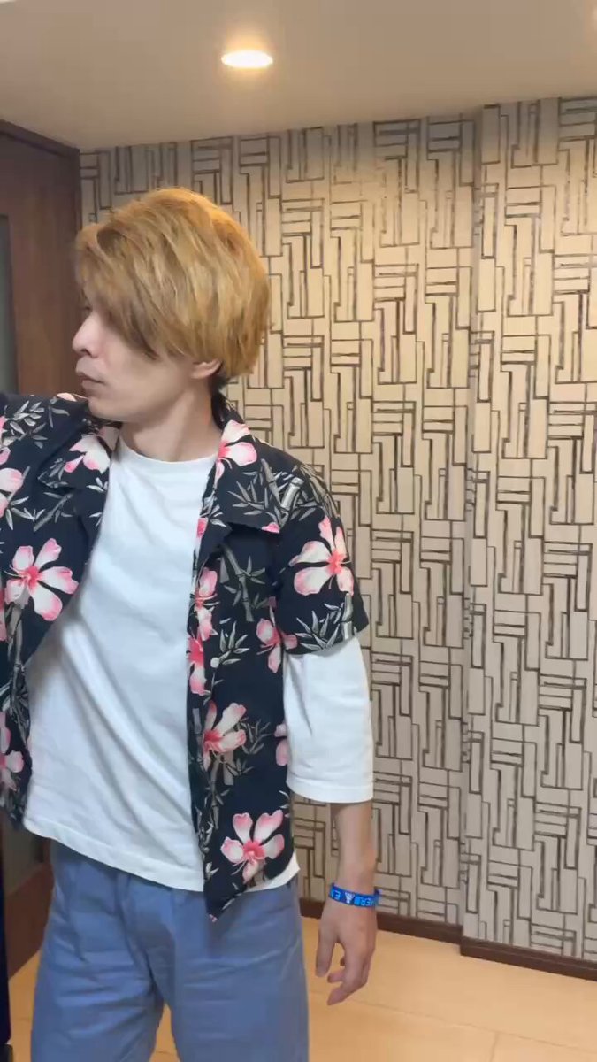 タレント・お笑い芸人 KIRARA 虹組キララ (@nijigumikirara) / X